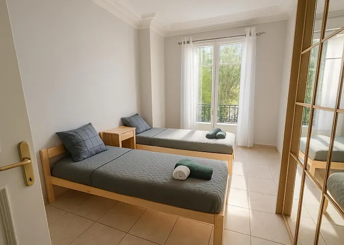 Spacieux Climatise Centre Апартаменты *