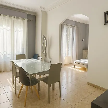 Spacieux Climatise Centre Apartamento Nice